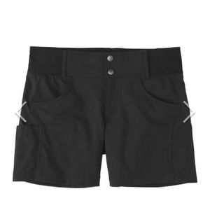 Title Nine Black 5” Clamber Short Size 2